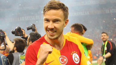 Eski oyuncumuz Martin Linnes bugün  Molde antrenmanında  takımın forvetine sert girdiği için sakatlık yaşadı. Linnes’in durumu maç saatinde belli olacak. Forvet oyuncusu Veton Berisha ise maçta forma  giyemeyecek.