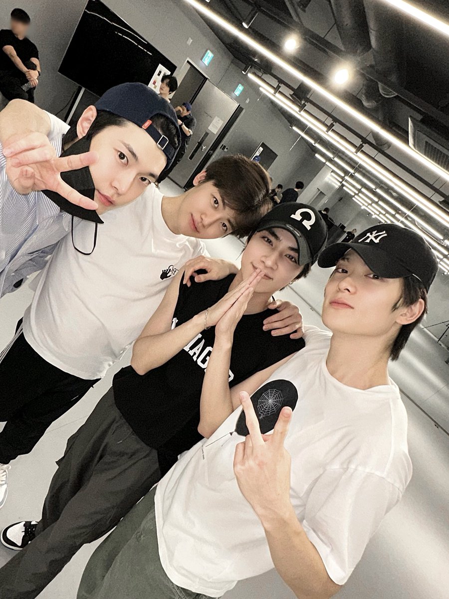 back it up back it up💥

#NCTU #MakeAWish
#NCT #NCT_NATION
#NCT_NATION_ToTheWorld