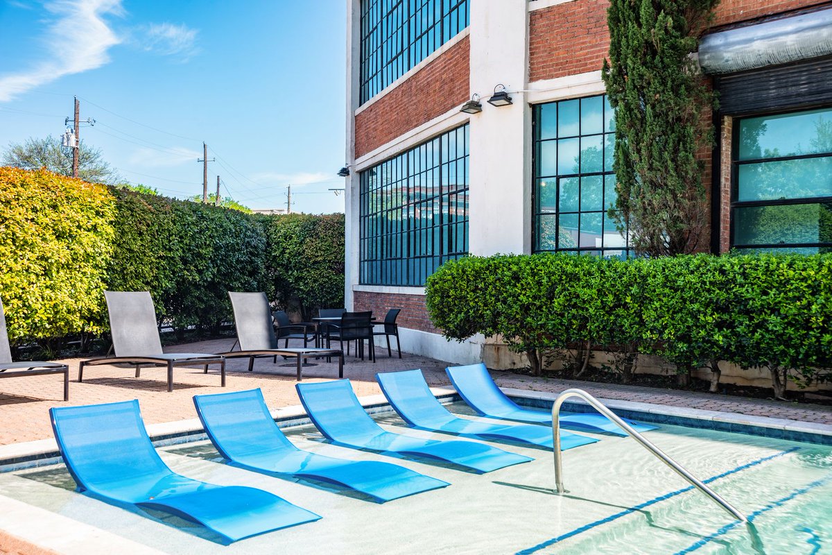 DeepEllumLiving's tweet photo. Access to a pool, gym and roof patios are a few reasons why the Deep Ellum Lofts are the favorites in the heart of the Deep Ellum District! Enjoy all that Dallas has to offer... right outside your front door. Visit https://t.co/epehSvwFPy to view availability! https://t.co/7Xp76hpC7R