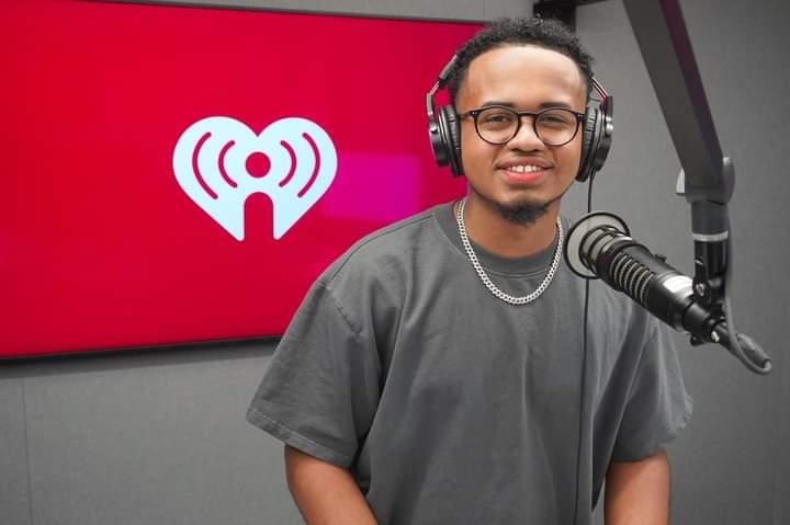 wpunj_edu's tweet photo. Watch out world; here comes #WPUNJ's Vont Leak '23.
โ
Three weeks after starting as a radio show producer/midday host at a smaller station, he was promoted to night show host for the legendary @1013kdwb in Minneapolis! ๐๏ธโ
โ
#WeAreWillPower #MondayMotivation #WPAlumni ๐ช๐งก๐ค https://t.co/nPagnCQfmi