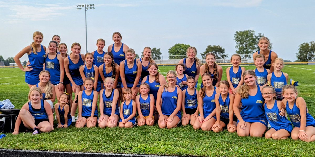 Hawkettes_JHS's tweet photo. Amazing kick off to the season with GATORADE BOWL this past friday! These girls learned the dance monday and Tuesday to perform it at the game! Great job to k-8th! https://t.co/ZvUq3hwzfw