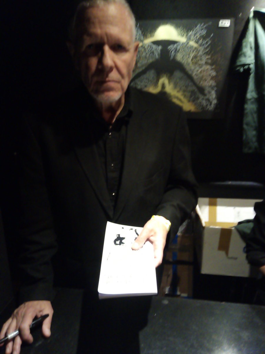 Just back from seeing Swans in Dublin. Such beauty in such chaotic noise. And Michael Gira has great taste in books, as you can see him holding a copy of 'A Vortex of Securocrats'. 

@NOALIBISBOOKS @thetangerinemag @qub_scribblers

#Swans #AVortexofSecurocrats #indiebooks
