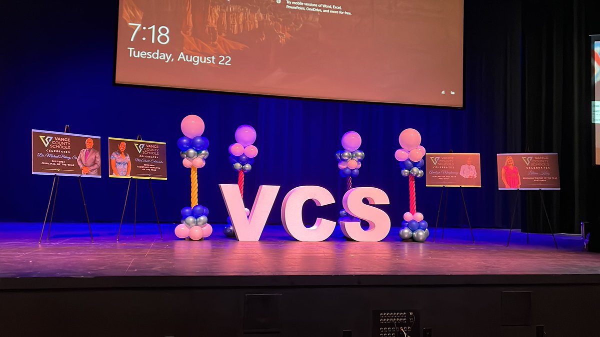 ArtsVcs's tweet image. Convocation ready!!!! #ExperienceVCS