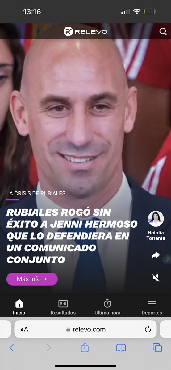 El ciclo del acoso: Rubiales presionó a la futbolista Jennifer Hermoso que apareciera en el video de disculpas para salvarle.

También lo hizo el seleccionador nacional, Jorge Vilda, hasta en 3 ocasiones. 

Lo hicieron en el avión de vuelta, donde la jugadora no tenía ninguna