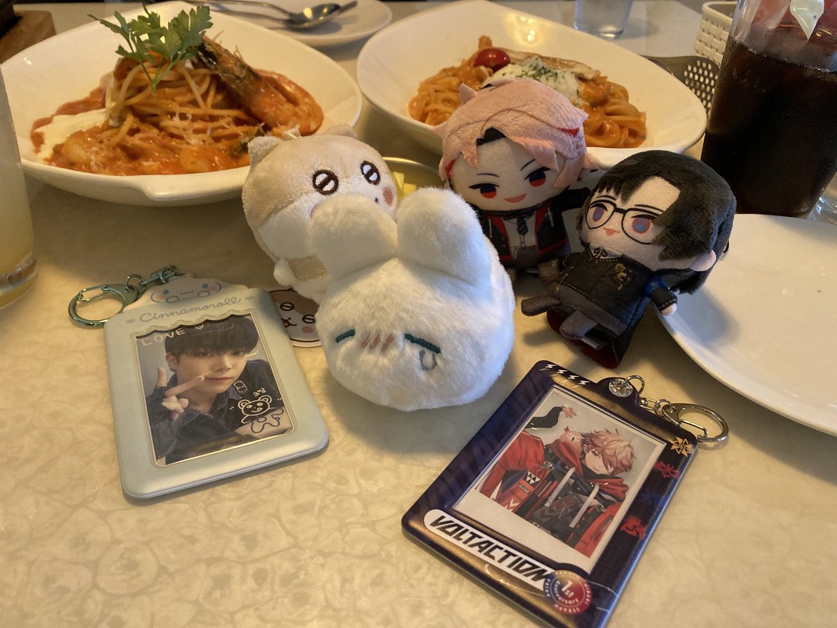 bbong_k2's tweet photo. 📍홍대 틴틴팅클 팝업...🐱🐱
📍충무로 치아바타 몽스...🍝🍝
📍잠실 감자아일랜드...🥔🥔 https://t.co/M0zrNOgQo5