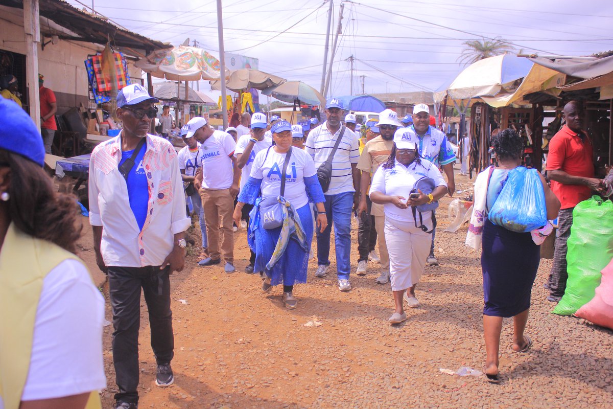 IwengaAnnie's tweet photo. ➡️ Des instants de rencontres riches de partages avec les femmes commerçantes de Okala, Charbonnages, Ambowe , Derrière la prison, Plaine-Orety et Louis. #Gabon #AliPourTous #Liace #Ali2023 #Locale2023 https://t.co/18eHi6A62u