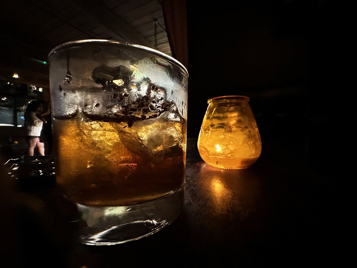 Livindeadgirl00's tweet photo. #whiskeyjarnq @WhiskeyJarNQ #saltedcarameloldfashioned #manchester #manchesterbars #northernquarter https://t.co/r0DGuMpm5f