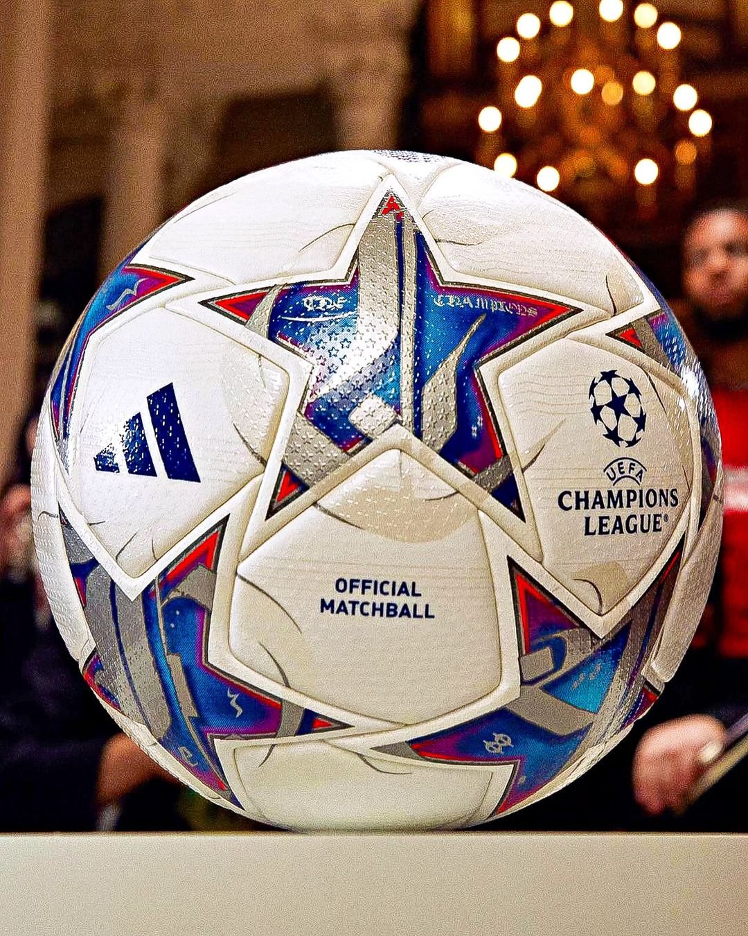 Samuel Vargas on X: ⚽️ ¡𝗢𝗙𝗜𝗖𝗜𝗔𝗟! El nuevo balón de la UEFA Champions  League 2023/2024. ¿Opiniones?  / X