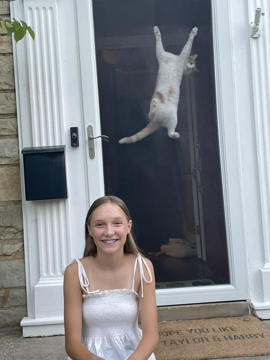 lotcatnip's tweet image. He can’t help himself. He has to be in the school photos.