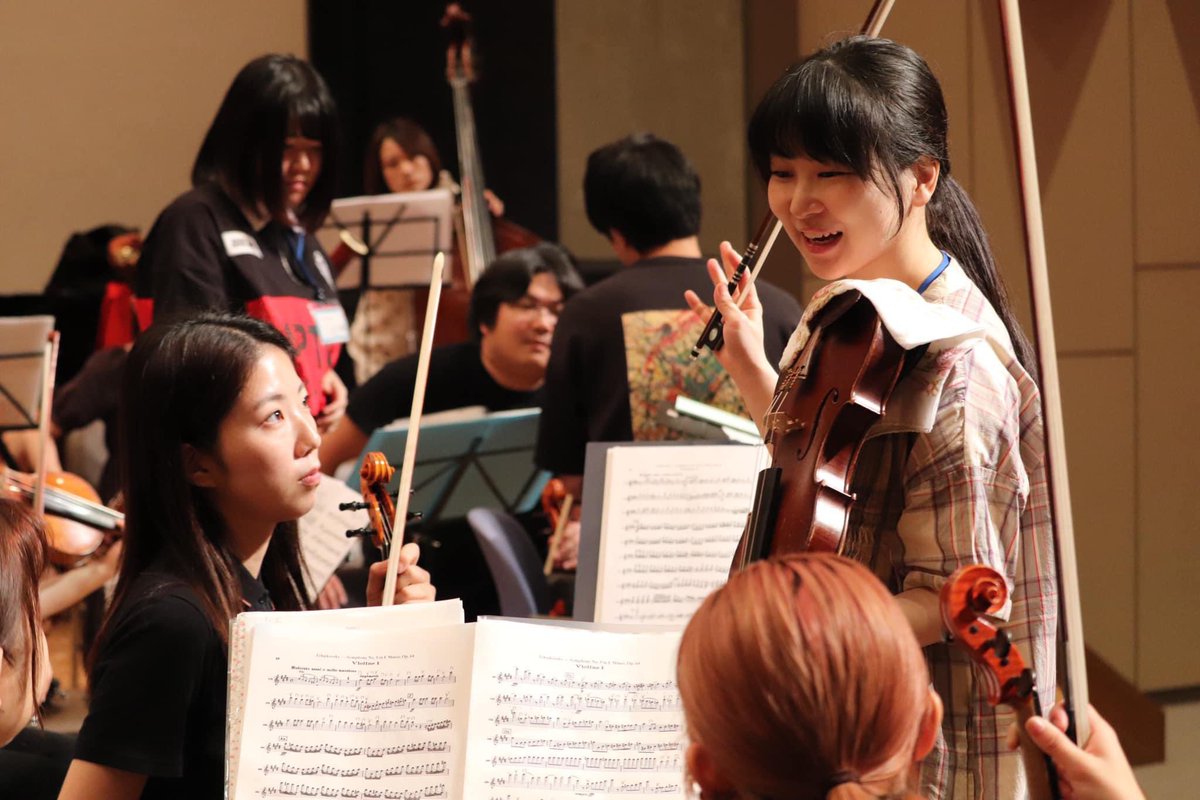 Satori_vn's tweet photo. たくさんの子どもたちに初のオーケストラ体験を届けるWSO🎻🎺

🇰🇭カンボジアプロジェクト🇰🇭
奏者募集中です！！

【コントラバス】
【トロンボーン】
【フルート】
のみなさーん！！

日頃から当たり前のように音楽に触れることのできる自分達にとっても、とても大切な経験になること間違いなしです😌 https://t.co/eEAwkjQBhz