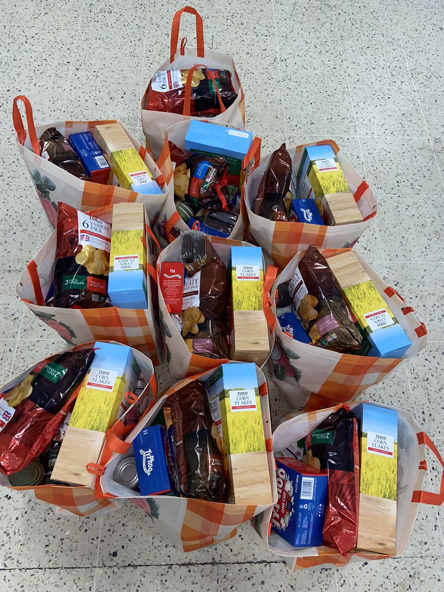 maryhillextra's tweet photo. Working in partnership with HSCC to provide 10 food parcels weekly to support families looking for some extra help β€οΈ #supportyourlocalcommunity https://t.co/fDc5RCYp3o