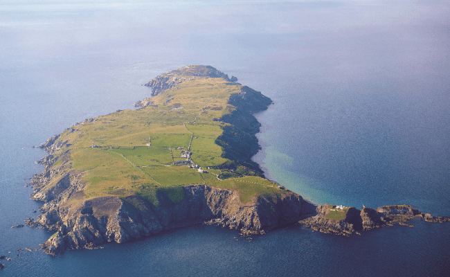 StagecoachSW's tweet photo. Visit the stunning Lundy Island by bus with route 21/21A, from Ilfracombe, Barnstaple or Westward Ho! #SummerSorted Info: https://t.co/BeVXw0RVmG https://t.co/DdQJWge4Qx