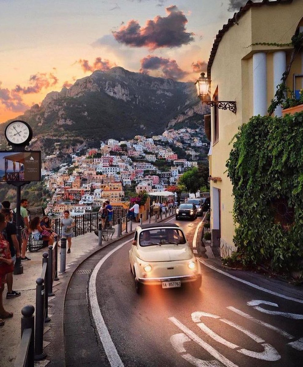 TheVacationator's tweet photo. Positano, Amalfi Coast 🇮🇹 https://t.co/dZOSOYDFRX