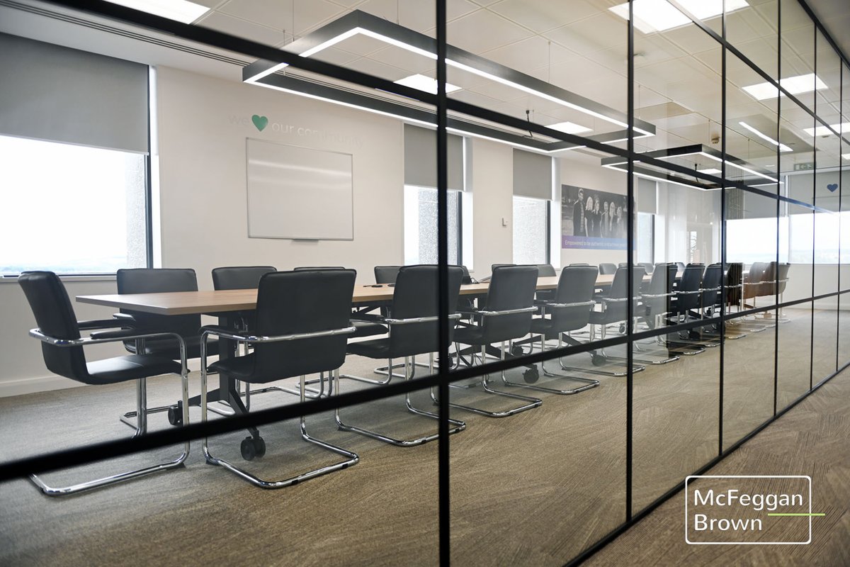 McFegganBrown's tweet photo. Quality conference rooms help to make meetings run more smoothly. 🗓 By offering a quiet and private space to connect, staff can feel happy sharing information and ideas. 💡

#ConferenceRooms #MeetingRooms #MeetingSpace #ConferenceSuite #ConferenceRoomDesign #InteriorDesign https://t.co/miUAMG29tj