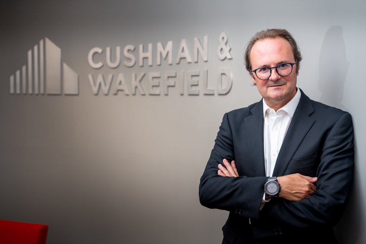 🟢Los hoteles de España han cerrado el primer semestre de 2023 apenas 2 puntos porcentuales por debajo del 2019  según el último #Barómetro del Sector Hotelero, elaborado conjuntamente por STR y <a href="/CushWakeSPAIN/">Cushman & Wakefield</a>.

🔗No te lo puedes perder, haz clic: hosteltur.com/158769_los-hot…