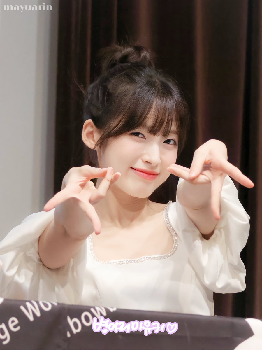 mayuarin's tweet photo. ｡ﾟﾟ･｡･ﾟﾟ｡
ﾟ。 ♡ 230821 ♡
　ﾟ･｡･

どんなポーズも似合いすぎてるアリンちゃんがいちばん可愛いヾ(｡>﹏<｡)ﾉﾞ✧*。

🩷#오마이걸 
🤍#OHMYGIRL 
🩷#아린
🤍#ARIN https://t.co/ggPLU2mSdE