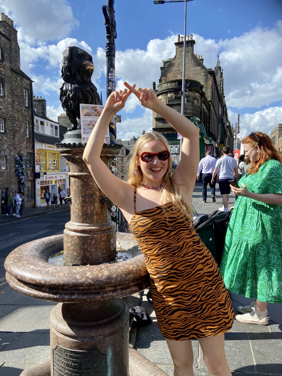 liztoonkel's tweet photo. Finally met the famous Bobby!
#donttouchhisnose #greyfriarsbobby #edinburgh #edfringe #magicforanimals #donttouchtheboaby https://t.co/PQ5itRD70r