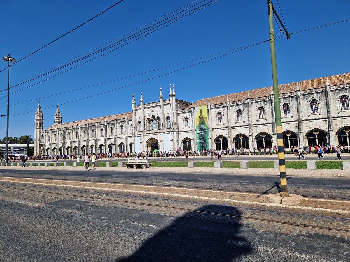 ValeriaPassoni's tweet photo. Worst organization ever for the #monasteirodosJerominos. 

#Tickets bought in advance with a precise timeslot chosen, and still one hour and a half queing under the sun with 29 degrees. 

@cultura_pt do you think it is normal?

#portugal #worstorganization #tourism https://t.co/XVHLlyi2X9