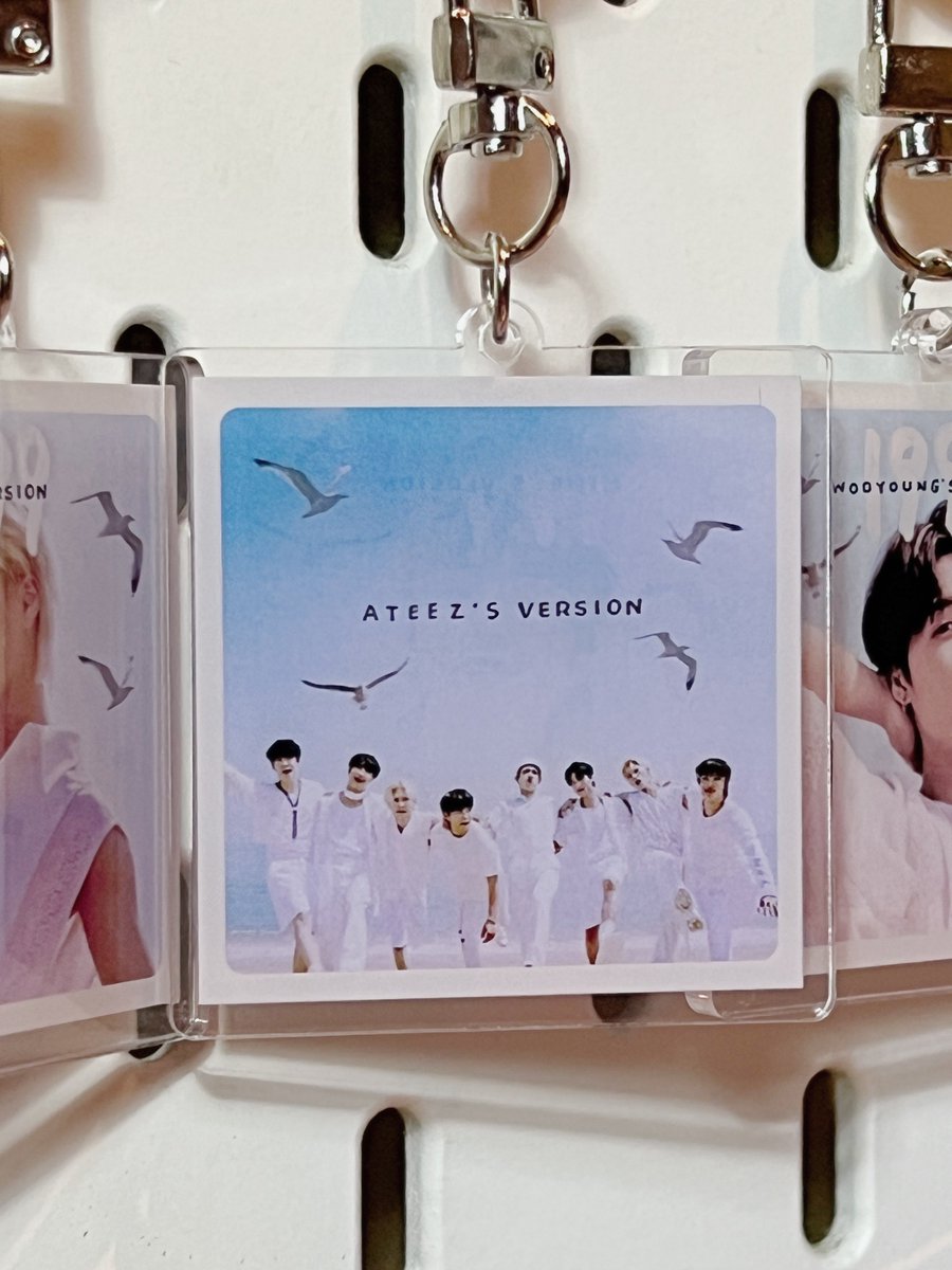 [ #filmlab81devs ]

received my samples for all the 1989 keyrings! i'm so happy with how they turned out 🤍

if still interested in these, same prices, will add some pre-order gifts too✨

order from: forms.gle/9ahDu39J6W67Vk…