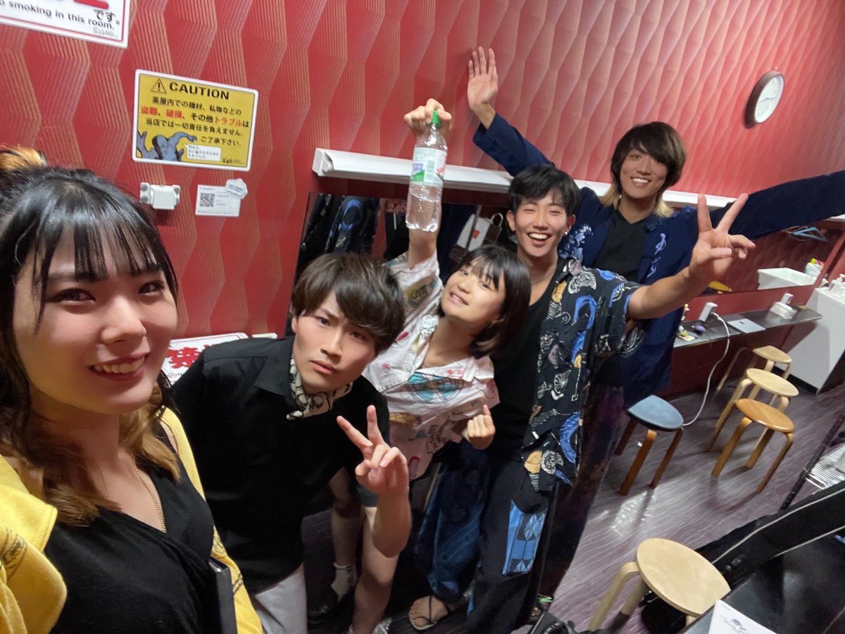J_Play_com's tweet photo. J-Play初ライブハウスカマしてきました！！
緊張したけど楽しかった、いつも1人で歌ってたからフルバンドで新しい音楽を届けられて嬉しかった！
次は10月の文化祭にて！！

#ガチ文化祭2023 https://t.co/8WotEBWrpC