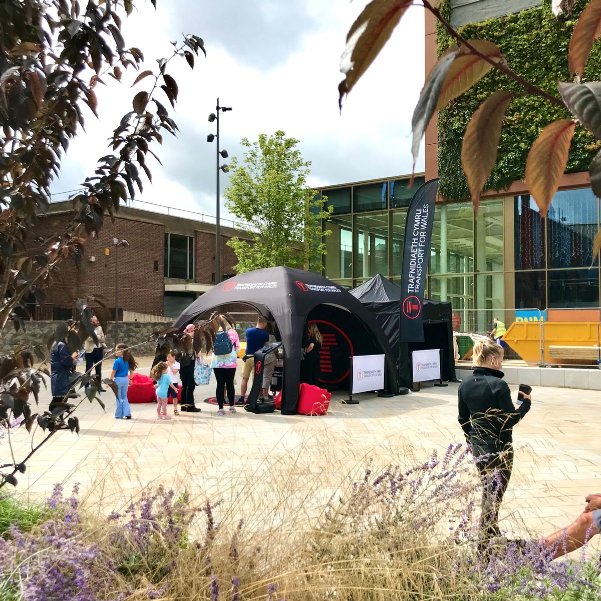 Transport for Wales are in Exchange Sq. today with their arcade grabber roadshow offering the chance to grab and win free train tickets. If you have an event you'd like to hold in our new square please get in touch.
