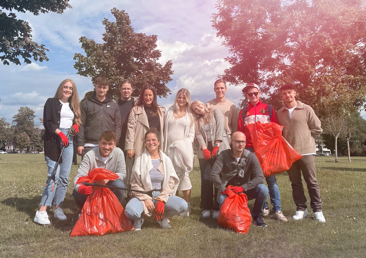 Making a Difference in Düsseldorf! 🌱 We're thrilled to share the success of our 3rd Clean Up Day in Düsseldorf! 🌆💚 It's incredible to see our VONQ team coming together once again to make a positive impact on our community and environment.
#VONQCares #SustainabilityMatters