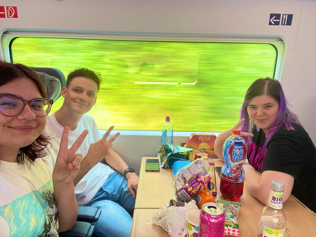 BoahannahSSB's tweet image. On our way zur Gamescom :)