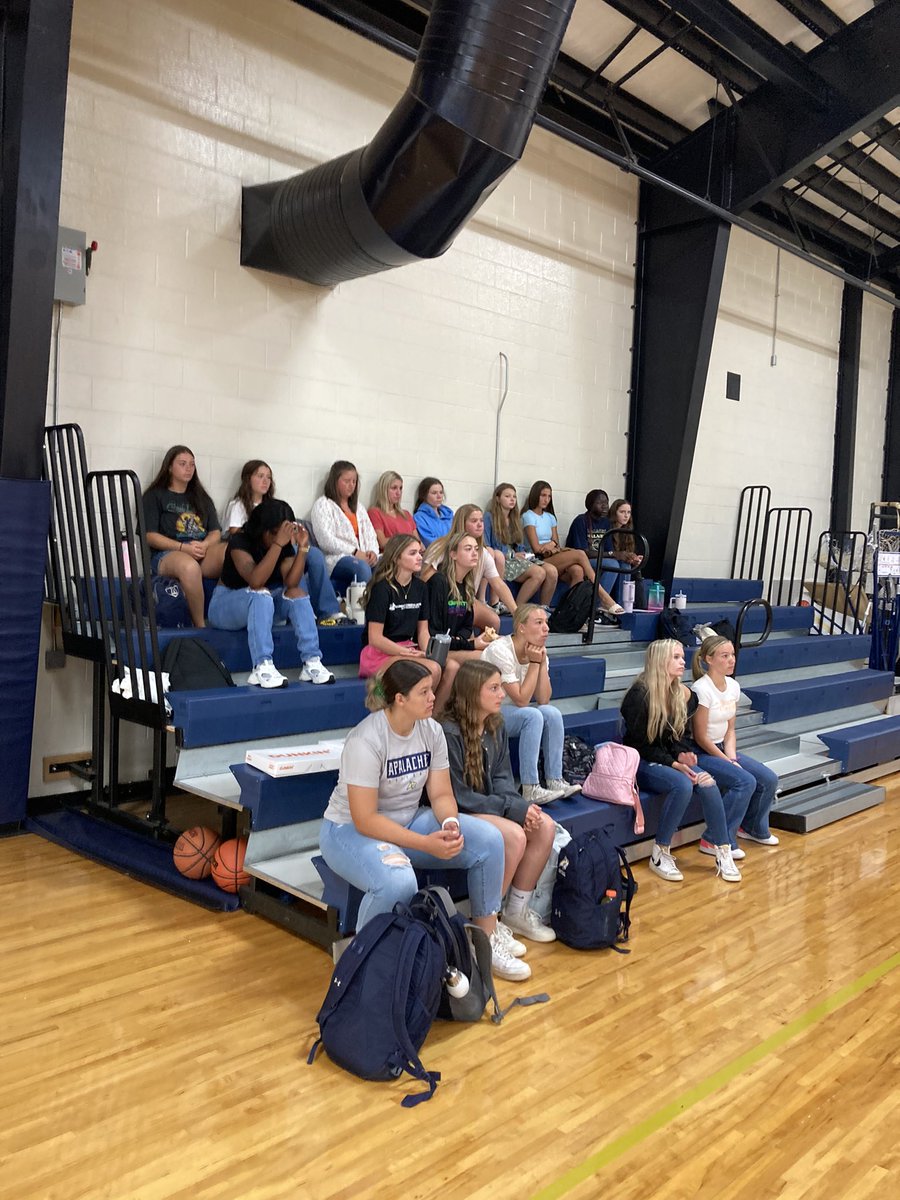 Chee_FCA's tweet photo. Great first meeting this morning!
Appreciate @pastortomham for sharing what FCA is about. 
Matthew 28:20
#Engage #Equip #Empower https://t.co/uTkiiP78HT