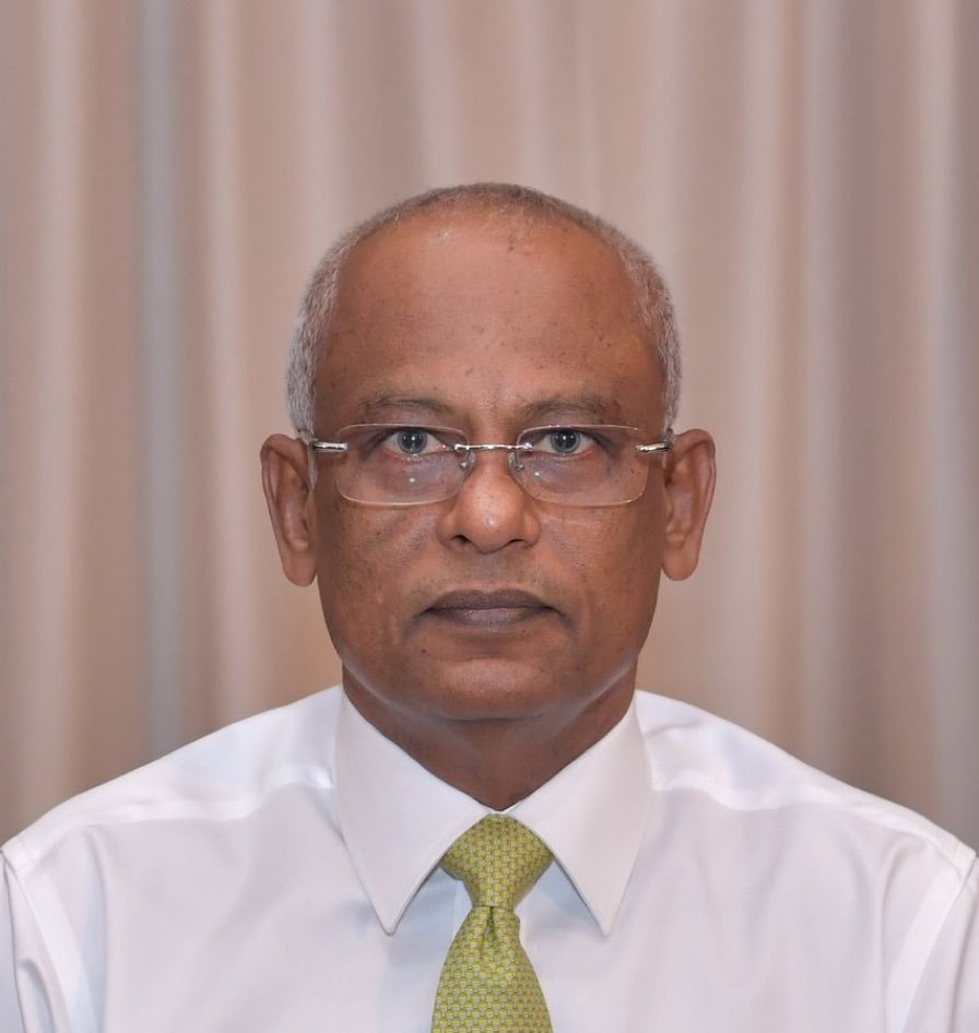 ޔާމީން ބްރިޖް އެޅި، A380 ޖެއްސި، ހުޅުމާލެ ހިއްކި، ކްރޮސްރޯޑްސް ވެސް ބަޔަކުލައްވާ ހެއްދި، 7000 ހިޔާފްލެޓްވެސް، އައްޑޫ ފޭދޫ ހިއްކުން ވެސް، ފޭދޫ ބޮޑުމަގުގާ ތާރުވެސް އެޅި، ކުޅުދުއްފުށީގައި އެއަޕޯޓެއްވެސް އެޅި، މުސްކުޅިންގެ އެލަވެންސް ބޮޑު ކުރި…

އަދިބަހުސަށް 2 ގަޑިއިރުވެސް ހުސްކުރި.