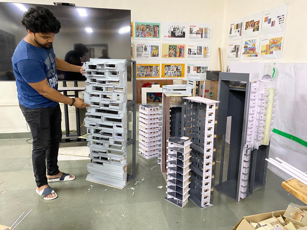 FTIIOfficial's tweet photo. Miniature Exercise
Students experiencing a collaborative involvement of Production Design, Cinematography and VFX teams, involving the processes of script to concept art and treatment of various fabrication materials and techniques.
#ftii #ftiiofficial #ArtDirection #Production https://t.co/aRQx60Pl5N