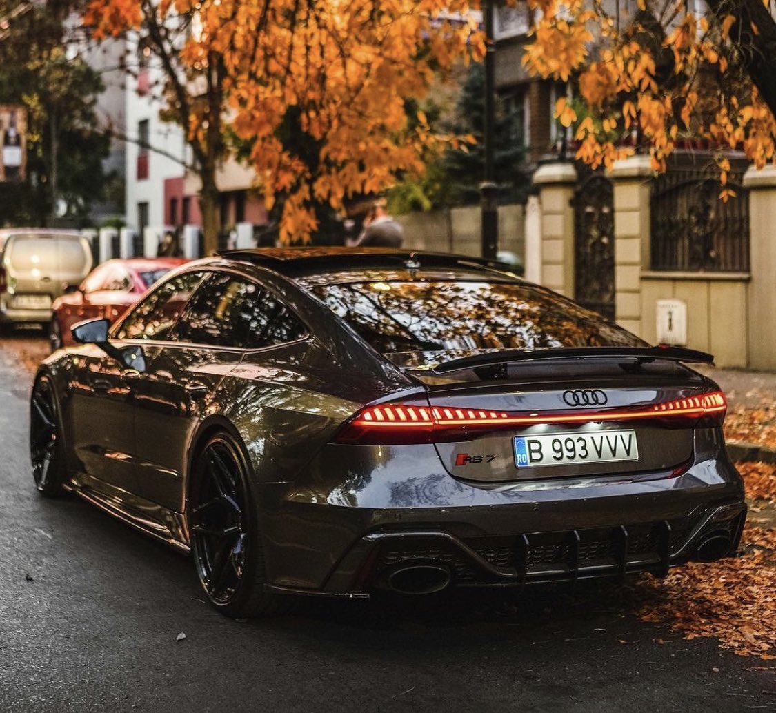 FastCarsWorld's tweet photo. Audi RS7 🍑 https://t.co/w4CNAxX8dt