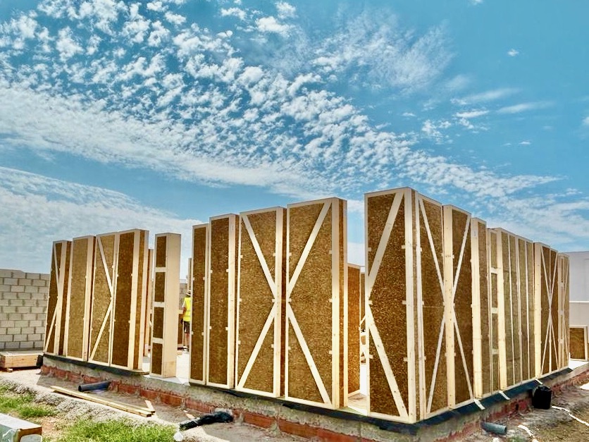 My house is my castle.🏰 The straw fortifications may not fend off Barbarians, but they bring comfort and insulation kings and lords could only dream of.

A soon-to-be house in Seville, Spain.