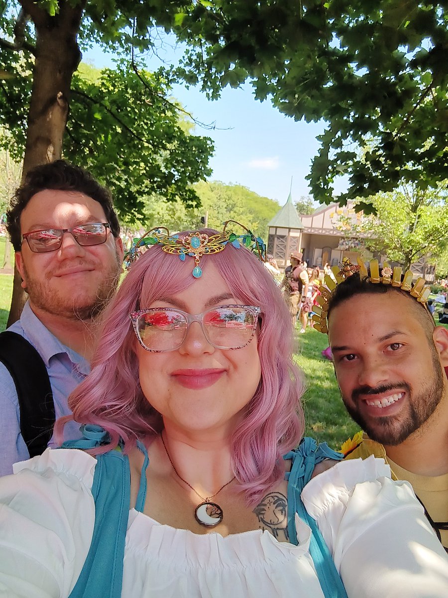 DiPpEdDeA's tweet photo. My first Ren fair adventure was successful. Can't wait till the next trip it was amazingly immersive! https://t.co/klhSpF2LE4