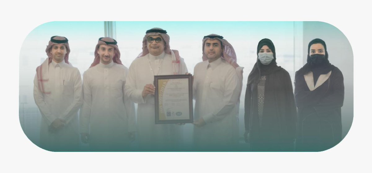 SICA_Riyadh's tweet photo. تشرفنا بتسليم شهادة ISO9001:2015 لسعادة الوكيل المساعد بوزارة الشؤون البلدية والقروية والإسكان الاستاذ / طلال الخنيني وذلك لتطبيق أعلى المعايير العالمية في تقديم الخدمات المتكاملة في زيادة رضى العملاء وتحسين كفاءت العمليات لتحقيق الاستدامة.  
مع تمنياتنا لهم بالتوفيق والنجاح https://t.co/0SJZ8UazH1