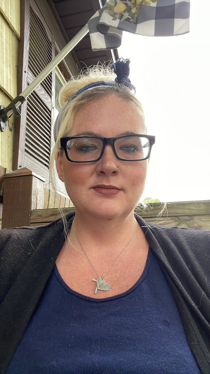 AmandaMcDa190's tweet photo. I’ve been sober for a long time now and I feel good. Climbing to the top. https://t.co/xX6GjRCvXR