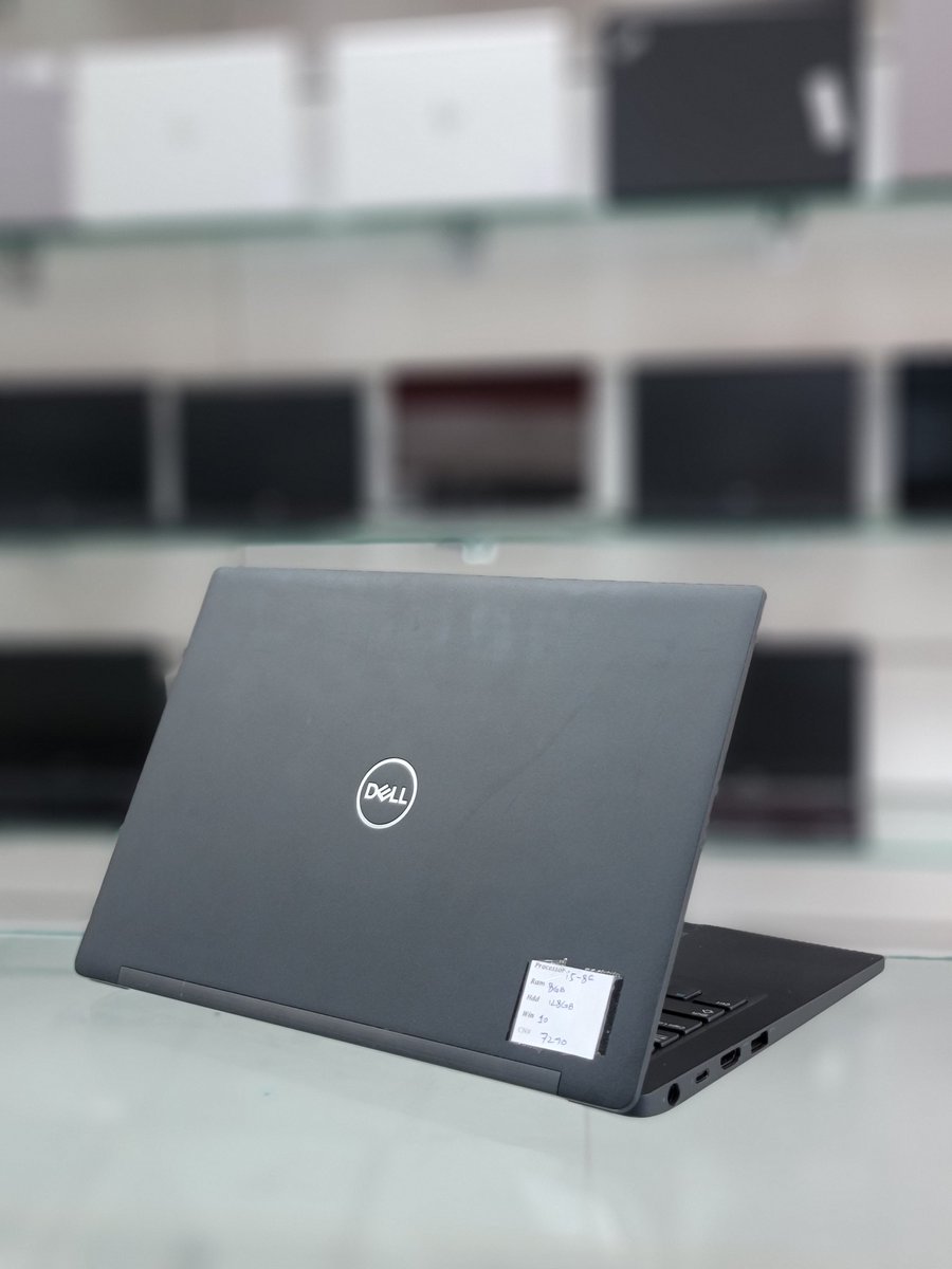mainpointelect's tweet image. Efficiency meets portability with the Dell 7290 laptop! 💼💻 Equipped with an 8th Gen Core i5 processor, 8GB RAM, and a speedy 256GB SSD, it's your multitasking companion. The 12.5-inch display delivers crisp visuals on the go. 📚🚀 #Dell7290 #mainpoint #PortableProductivity