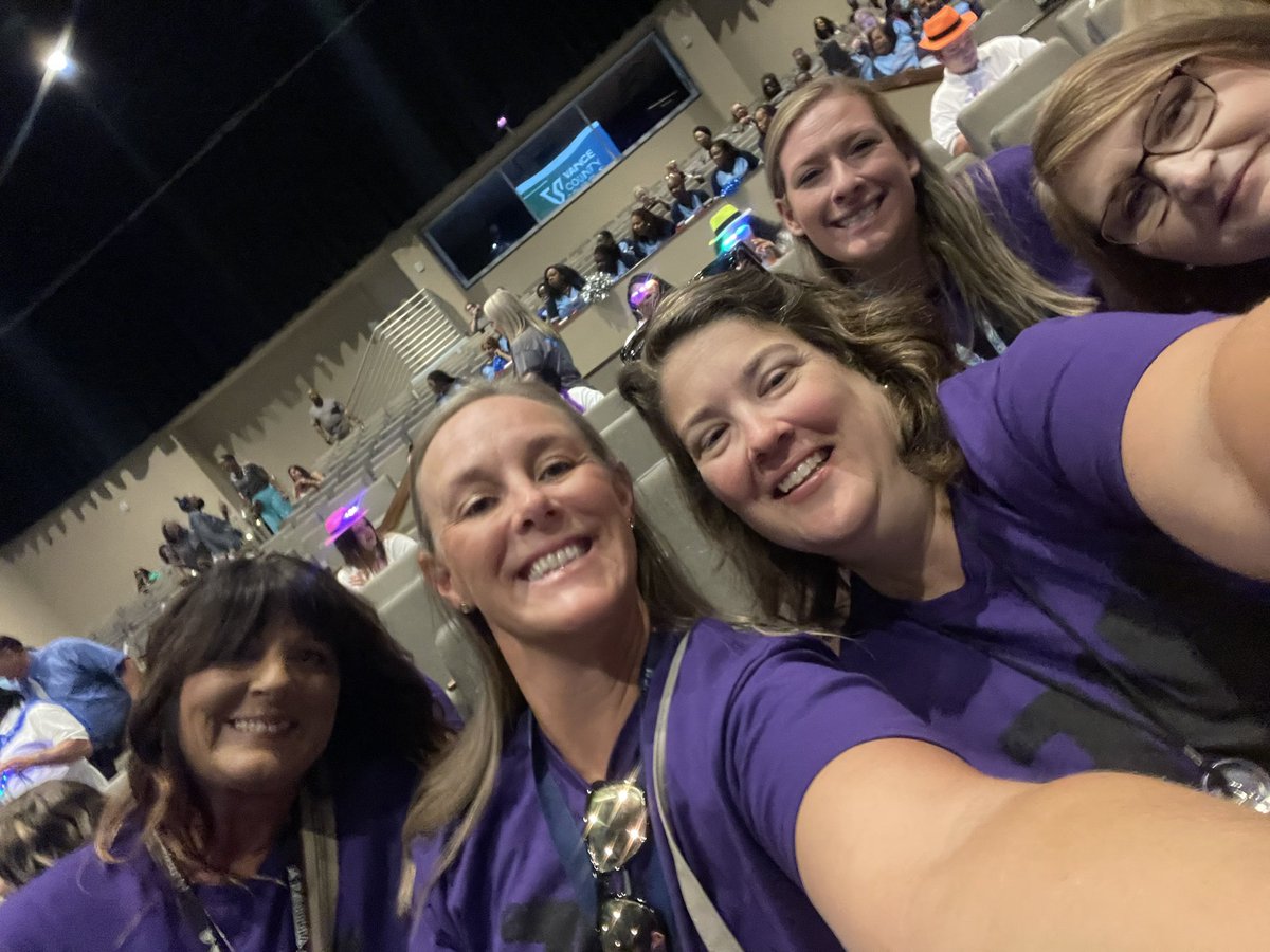 mrsBlove24's tweet image. Convocation ready! #experienceVCS