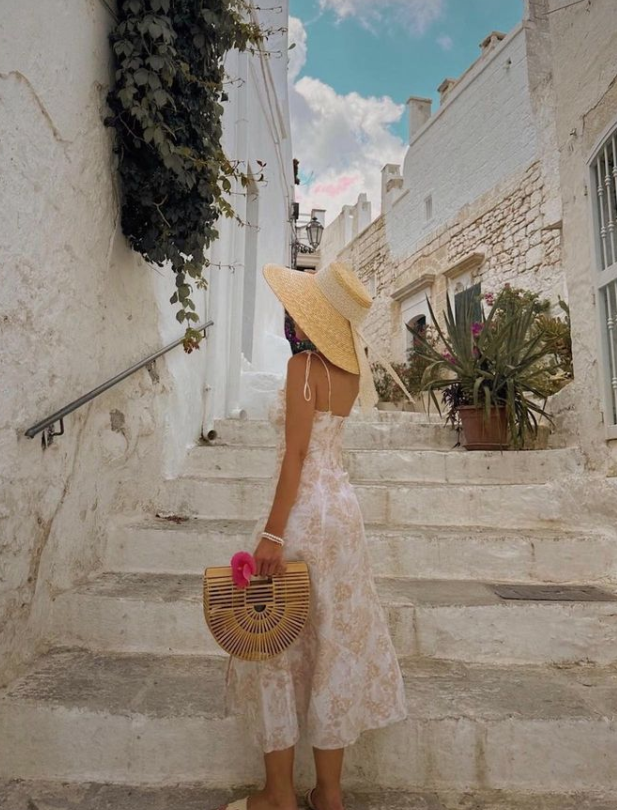 Mu Du in the med! 🌴👒 Shop Tiffany straw hat via link in bio📸 <a href="/irinageorgieva/">Irina Georgieva</a>