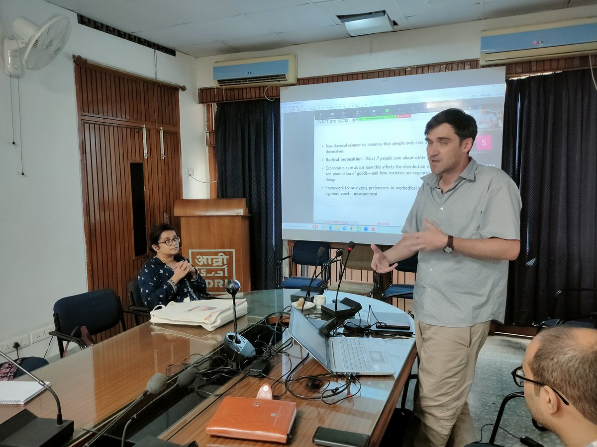 In an event organized by the ADRI, Professor Ian Levely of the Department of Political Economy at King’s College, London delivered an illuminating talk today on how economists use lab-in-the-field experiments in order to quantify and measure the social preferences of people.