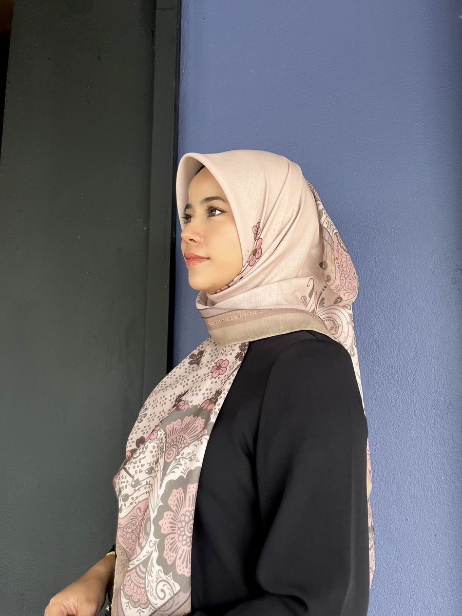syzleenanisa's tweet photo. Kenalkan Rawangsa, warna kegemaran semua 🤍

Repost andai Rawangsa cinta adinda https://t.co/YvSsEzr0HF