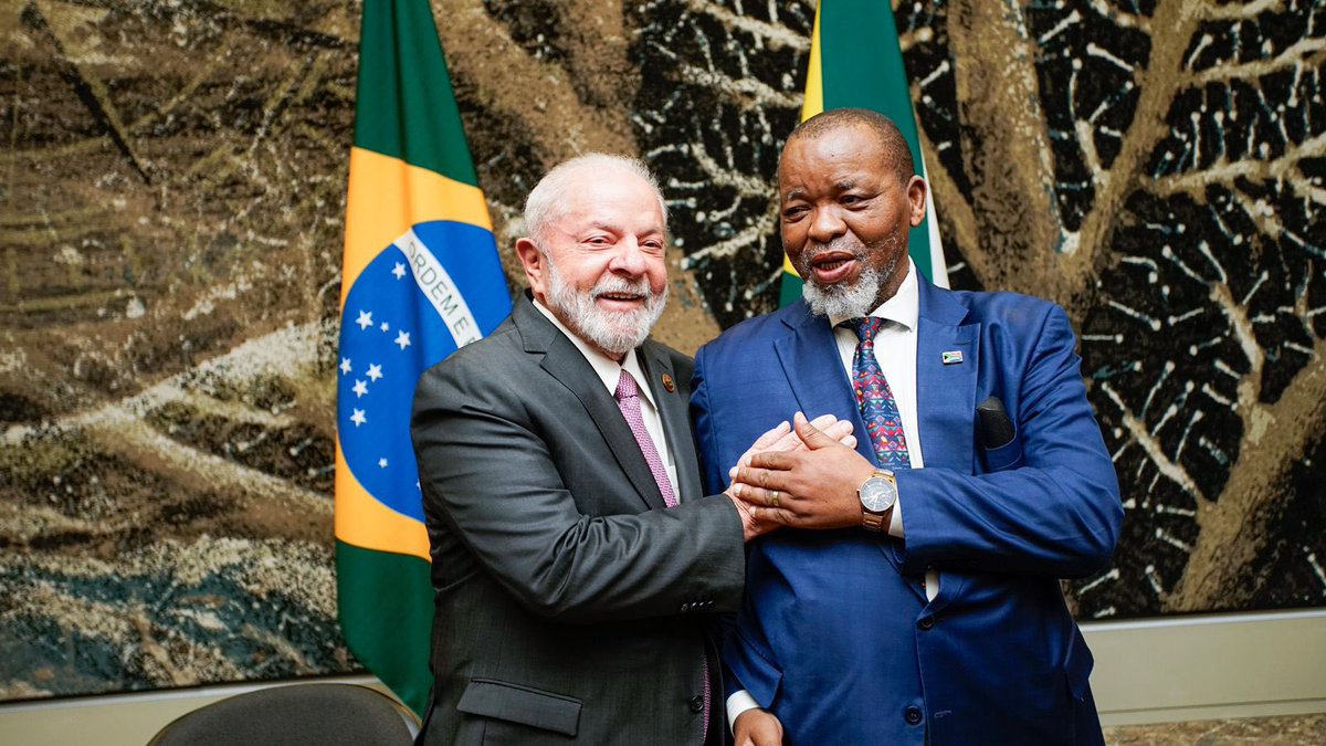 nomvulamoko_'s tweet photo. There shall be Peace and Friendship
🇧🇷🇿🇦
#BrazilInSa #BRICSSummit #BRICS2023 https://t.co/gz1IdNEXjm