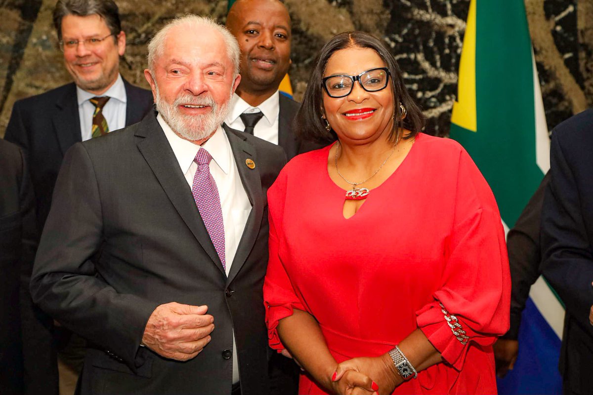 nomvulamoko_'s tweet photo. There shall be Peace and Friendship
🇧🇷🇿🇦
#BrazilInSa #BRICSSummit #BRICS2023 https://t.co/gz1IdNEXjm