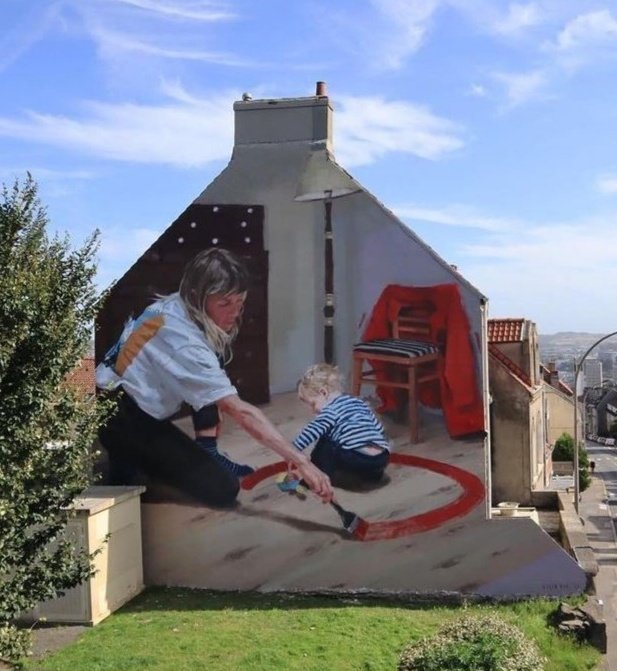 Art by English Helen Bur in Boulogne-sur-Mer, France (2023) #helenbur #lamolinastreetart | photo via artist