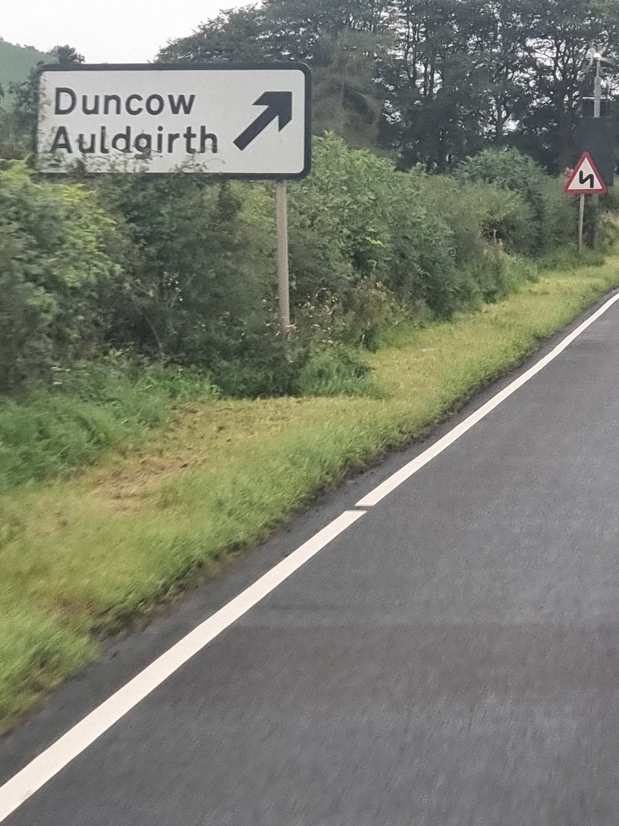 DeanoMck's tweet photo. Drove past a place that has the same nickname as ma auld Granda McGuire 😂😂😂

#AuldGirth 

😂😂😂😂😂😂 https://t.co/VieEZ648NV