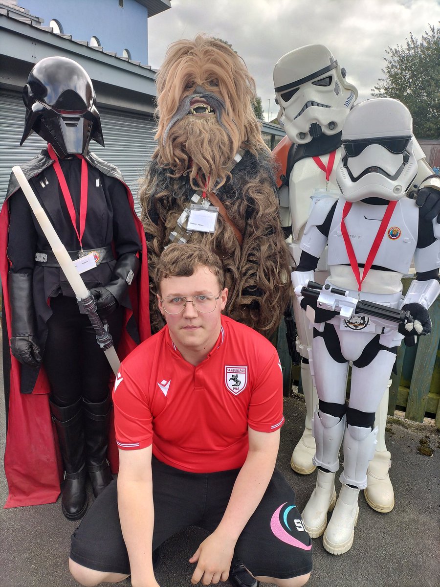 fatnat71's tweet photo. He's finally met @EStormtroopers pity he didn't have his light saber with him. At treehouse children's centre @Literacy_Trust #stokereads #thriveat5 https://t.co/BFiZm9TG3D
