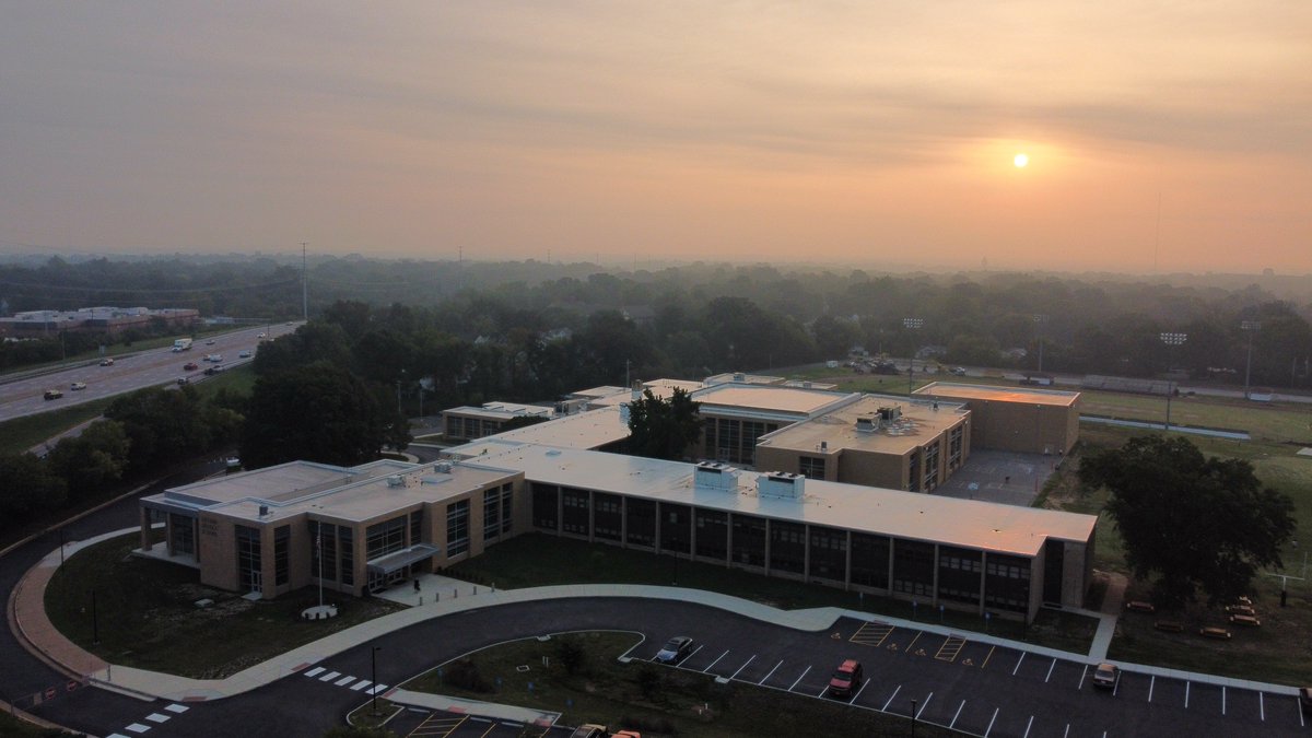 WebsterGrovesSD's tweet photo. Rise and shine, Webster! Happy opening day! #wgsd #backtoWebster https://t.co/tLtoYvoKVS