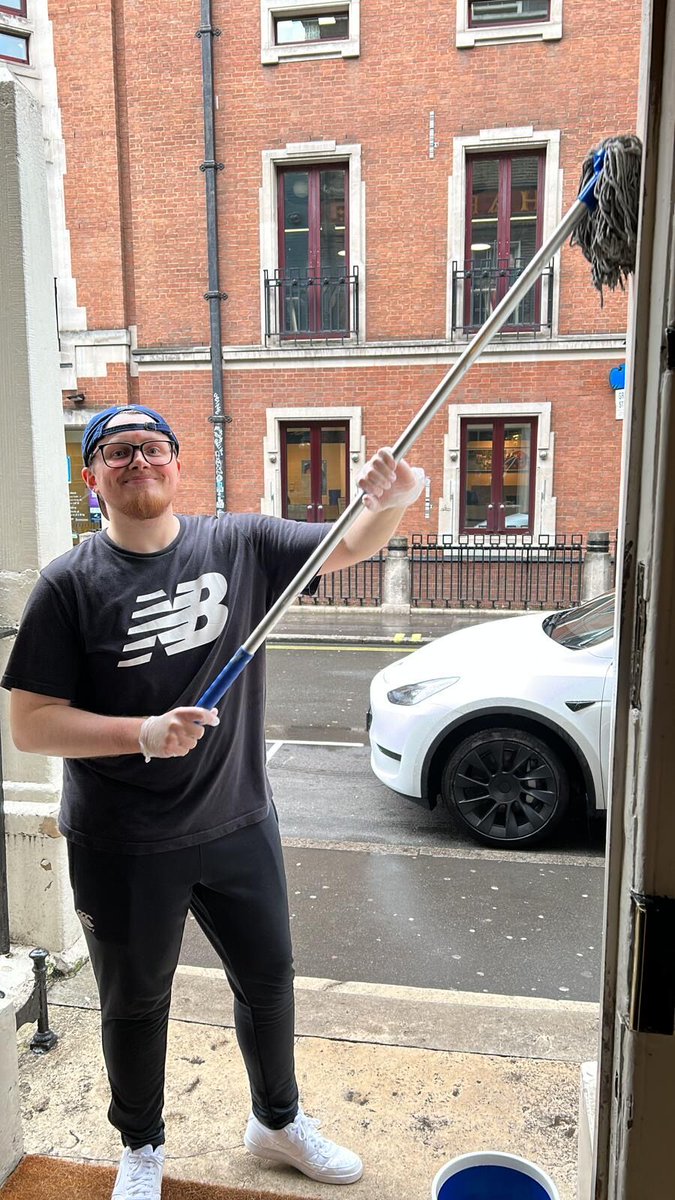 🌿🏛️ Our team had an incredibly rewarding day at the House of St. Barnabas charity last Friday! 🌼

If you want to know more about this incredible charity make sure to check out their website. 
bit.ly/3spKZ1e
 #HouseOfStBarnabas  #Supporttee #teamwork #hosb #charity