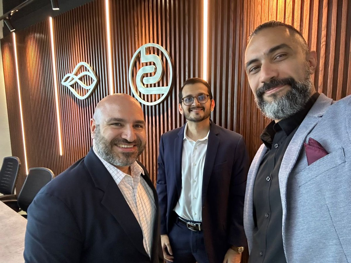 A great time with Mr. Soroush, ML Cargo, UAE 🇦🇪 and Mr Nishant, Taurus Lines, India 🇮🇳 in the Freight Collab and Ofreight office. 
#freightcollab #Ofreightapp #ofreight #freight #freightforwarding #freightagent