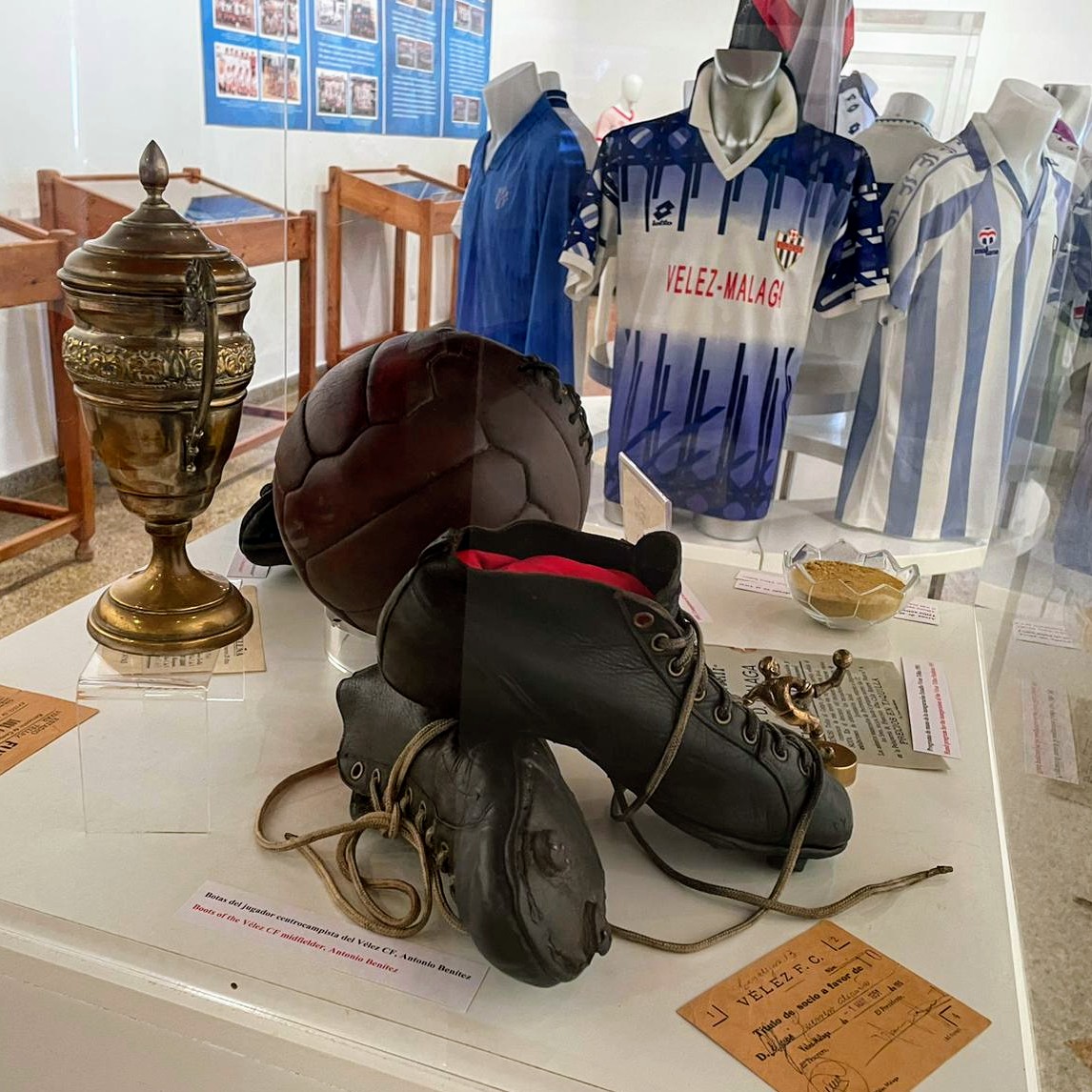 ⚽️ El <a href="/AytoVLZ/">Ayto Vélez-Málaga</a> y el “Comité del Centenario” organizan una exposición por el centenario del <a href="/VELEZCFoficial/">Vélez Club de Fútbol</a>

🧐 La muestra, “100 años de historia: 1922-2022”, estará en la sala de exposiciones del Convento de San Francisco.

ℹ️ velezcf.com/exposicion-100…

#ElEquipoDelaAxarquia