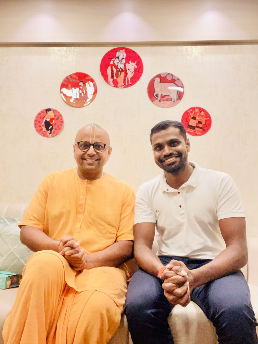 rayuduarunkumar's tweet photo. Finally, I had the privilege of meeting His Holiness. I feel incredibly blessed and grateful for the opportunity to connect with one of my spiritual mentors, @gaurgopald ji. His teachings have truly transformed me, providing guidance during my times of hardship. https://t.co/PJ0rFOE5rl